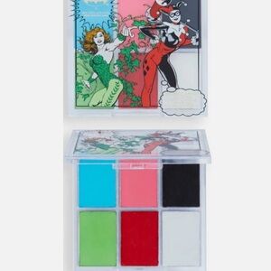 DC X Revolution Makeup Harley Quinn Poison Ivy Graphic Artist Palette Gotham Duo